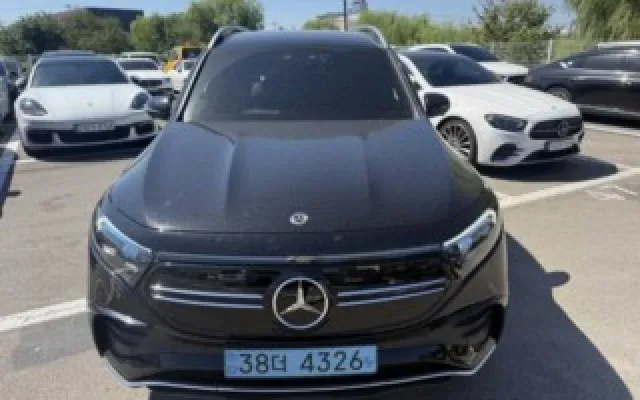 EQB (X243) EQB 300 4MATIC AMG 라인 벤츠 2022/10 31,603km
